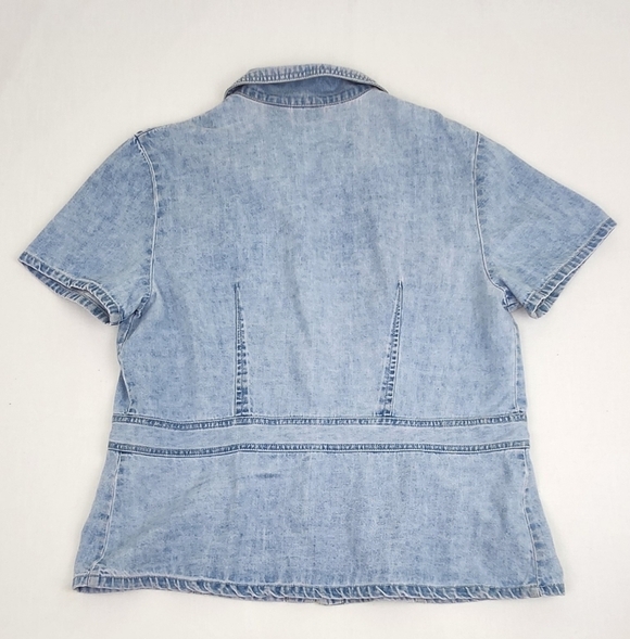 Bobbie Brooks Spring Flowers Lightweight Denim Style Button Down Top - Picture 4 of 7